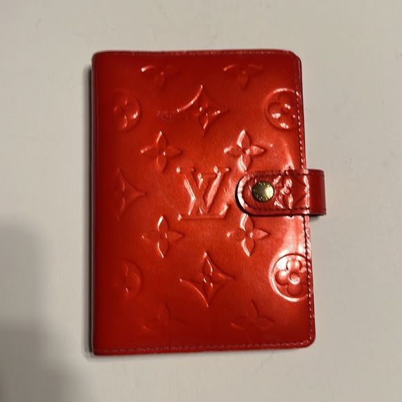 Louis Vuitton Red Vernis Leather Agenda - Picture 2 of 16